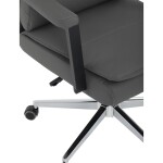 Židle kancelářská, šedá ekokůže, kříž kov chromový, houpací mechanismus, čalouněné područky