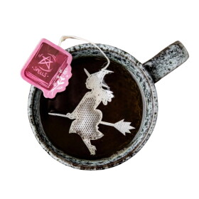 TEA HERITAGE Černý čaj s ovocem a skořicí Witch – 5 ks, fialová barva, textil