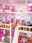 DumDekorace Dřevěný domeček pro panenky s LED osvětlením a nábytkem
