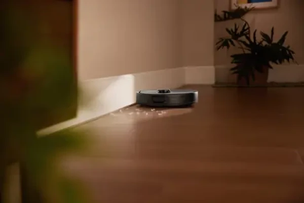 Roborock Qrevo 5AE černá / Robotický vysavač / 60 W / vysávání a mopování / 12000 Pa / 5200 mAh / 64 dB (QRSP52-00)