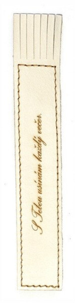 Kožená záložka se střapci S Tebou usínám každý večer