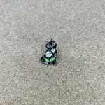 Pinarna.cz Černá kočička s bílými květinami