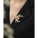 Luxusní květinová brož Swarovski Elements Josette, sladkovodní perla, Bílá
