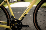 Rock Machine Lukk CR 60, rám 18" (S), model 2025, barva Gloss Sulfur Yellow - ZDARMA dopravné, odborná montáž, seřízení a dárkový poukaz na nákup příslušenství! (Záruka nejlepší ceny! Nakupujte u autorizovaného prodejce!)
