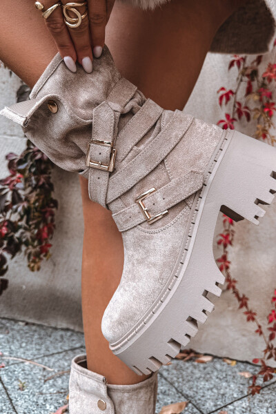 Dámské boty na robustním podpatku s přezkami a páskem béžové Nerelisa 40