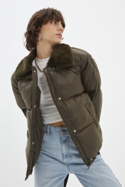 Trendyol Khaki Oversize límec plyšový detailní péřový kabát