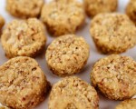 Vilgain Mini Cookies BIO – slaný karamel s mandlemi 100 g
