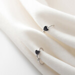 LUNICA Stříbrné náušnice ČERNÉ SRDÍČKO 0562