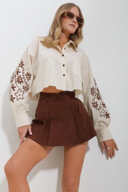 Trend Alaçatı Stili Women's Beige Sleeve Embroidered Single Pocket Crop Shirt