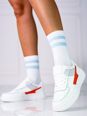 Moderní dámské bílé tenisky bez podpatku 38