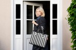 Stylová kabelka Reisenthel Daily Shopper Summerstripes black