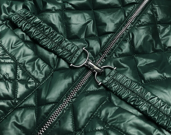 Tmavě zelená prošívaná dámská bunda páskem model 17099027 zelená BH FOREVER