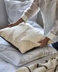 House Doctor Povlak na polštář Fly Off-White 50 × 50 cm, krémová barva, textil