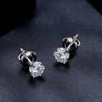 Elenys stříbrné pozlacené peckové náušnice Brilla s moissanitem 18K bílé zlato Karátová váha a velikost kamene: 1.0 ct / průměr 6.5 mm