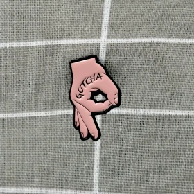 Pinarna.cz Ruka s gestem "ok" (hra) - Gotcha / Mám tě