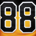 Outerstuff Dětské kraťasy Boston Bruins David Pastrňák #88 Pandemonium Name Number Velikost: Dětské 14 let)