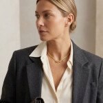 Náhrdelník z chirurgické oceli s propleteným uzlem Inés Gold, Zlatá 38 cm + 5 cm (prodloužení)