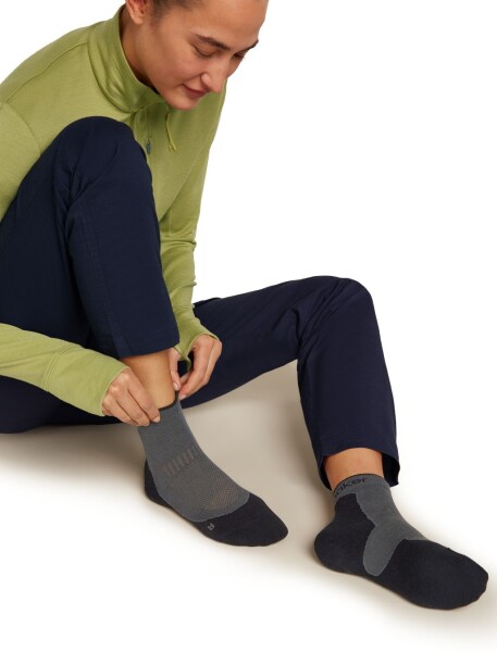 Dámské merino turistické ponožky ICEBREAKER Wmns Hike+ Light Mini, Obsidian/Black velikost: 35-37 (S)