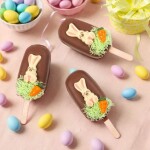 Dekorace čokoládová Vysmátý zajíc 12 ks