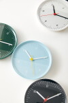 HAY Nástěnné hodiny Blue Ø 26,5 cm, modrá barva, plast