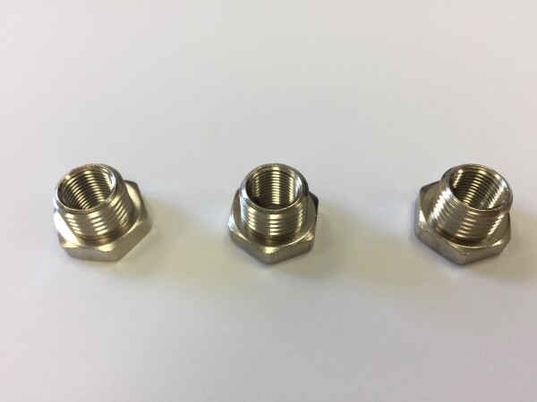 Upevňovací šroub vypouštěcí trubice