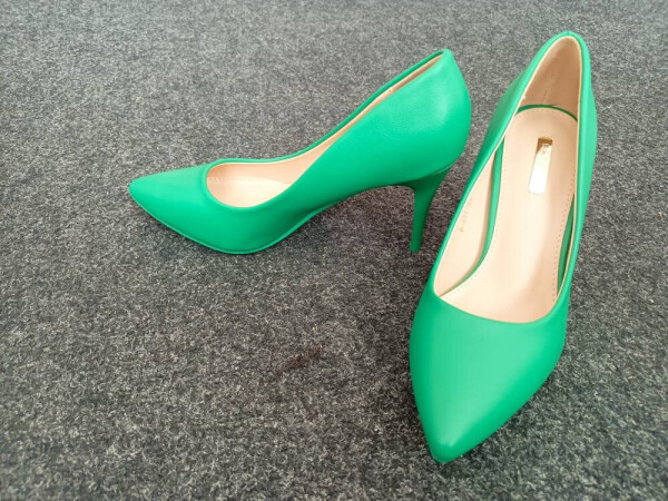 Dámské lodičky na jehlovém podpatku B-831 Zelená - Bellucci zelená 39