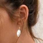 Elenys pozlacené náušnice Luna s prémiovou perletí 18K žluté zlato