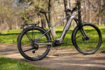 Rock Machine eBlizz B90T, pneu 29", rám 18,5" (M), model 2025, Gloss Stone Gray - ZDARMA dopravné, seřízení, odborná montáž a dárkový poukaz na nákup příslušenství! (Záruka nejlepší ceny! Nakupujte u autorizovaného prodejce!)