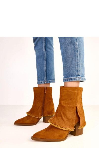 Boty na podpatku model 220270 Solea 38