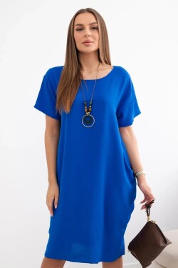 Šaty s kapsami a přívěskem chrpově modré