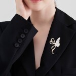 Brož ve tvaru motýla s perleťovými křídly Michell, Zlatá