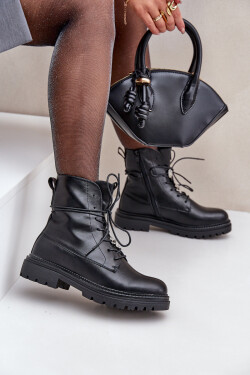 Zateplené boty s ozdobnými prvky na šněrování černé Irivina 38