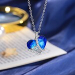 Exkluzivní náhrdelník s modrým krystalem Isabell - srdce, Modrá 40 cm + 5 cm (prodloužení)