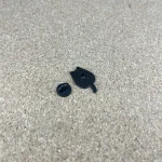 Pinarna.cz Malá bílá kočička s květináčem