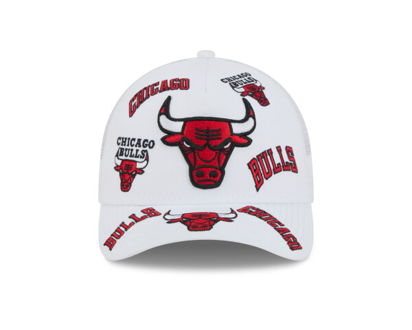 New Era Pánská kšiltovka Chicago Bulls NBA 9FORTY M-Crown A-Frame Trucker All Over bílá