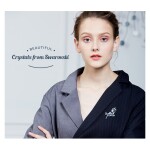 Brož Swarovski Elements Montanari - motýl, Tmavě modrá