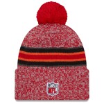 New Era Pánská zimní čepice Tampa Bay Buccaneers NFL 2023 Sideline Sport Knit