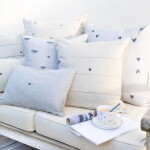 Bastion Collections Lněný polštář s výplní Blue Heart 30 x 50 cm, modrá barva, textil