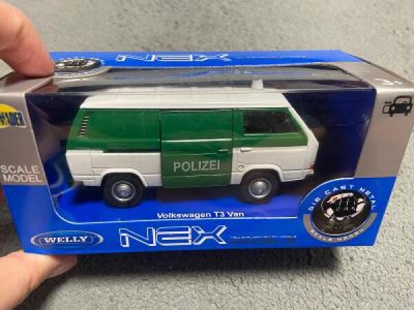 WELLY NOVÉ asi 1/34 Volkswagen T3 Van Policie