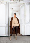 Sexy vypasovaný svetr 9295 - In Stylefashion UNI hnědá