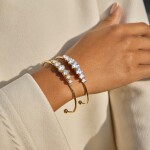 ELENYS Althea – pozlacený náramek 18K žluté zlato Délka náramku: Průměr 5,6 cm / Pro zápěstí 16-18 cm