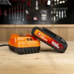 Sada nabíječka a akumulátor Powerplus 20V/2,0Ah POWDP90620