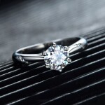 Stříbrný prsten Sabrina 1 ct MOISSANITE + CERTIFIKÁT, 59 certifikát GRA, hadřík na čištění stříbra, dárková krabička