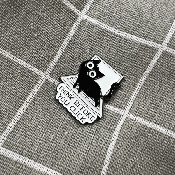 Pinarna.cz Think before you click / Než klikneš, přemýšlej - černá kočička