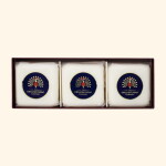 The English Soap Company Dárková sada mýdel Christmas Wreath – 3 x 100 g, červená barva, papír