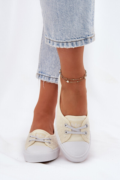 Dámské tenisky s výšivkou Lee Cooper LCW-25-31-3445L béžové 36