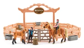 Faunica Jízdárna s koňmi