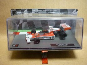 2.JAKOST - F1 McLaren M23 IXO Altaya 1/43