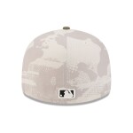 New Era Pánská kšiltovka Tampa Bay Rays MLB 2025 Authentic Armed Forces Pre-Curved 59FIFTY Fitted Velikost: 7 3/8