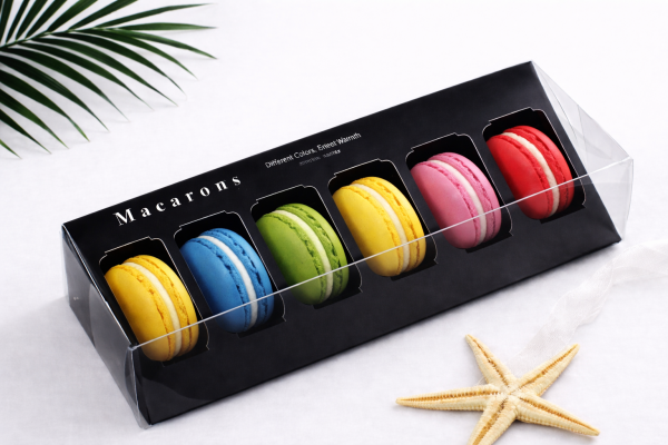 Cake star Elegantní krabička na makronky černá 23x9,8cm na 6ks